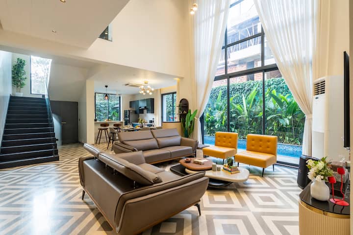 Living room image 10