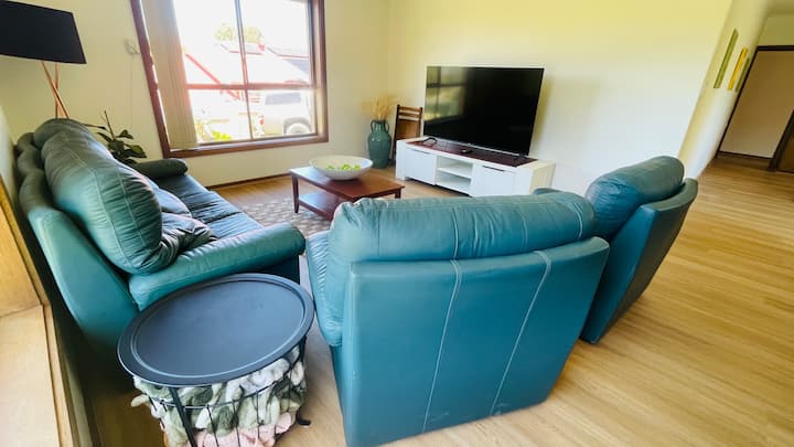 Your Stay At Mayfair, Where You Have The Monopoly - Mount Gambier