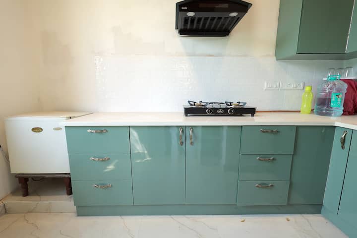 Krishna Village Cottage With Garden & Pool View - New Delhi