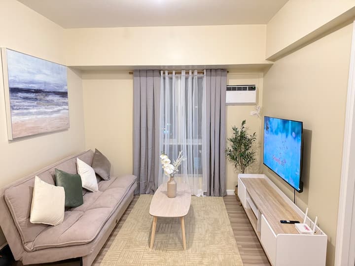Modern 1br Condo In Cebu It Park – Avida Riala T5 - Cebu City