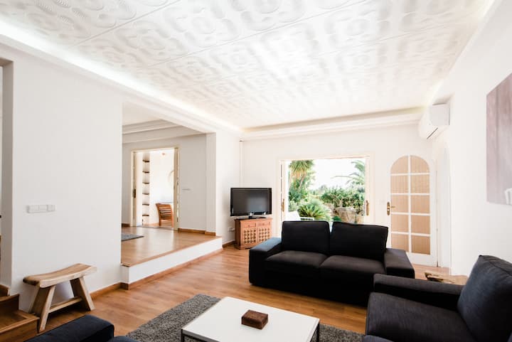 Large Tropical Villa • Pool • Near Bossa + Ibiza - Ibiza