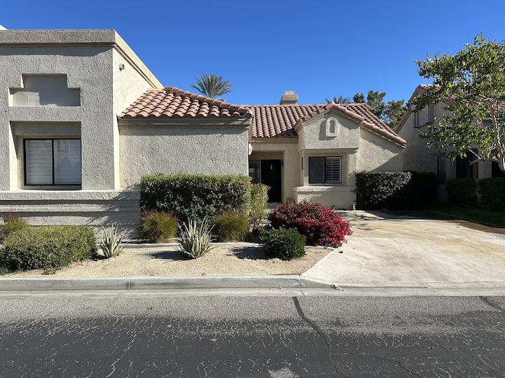 Beautiful Palm Desert Resort Golf Course Home - Indian Wells, CA