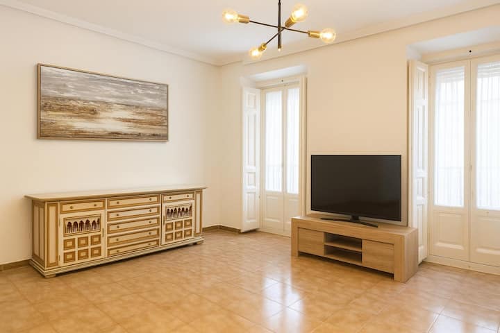 Luminoso Apartamento En Chamberí - Madrid