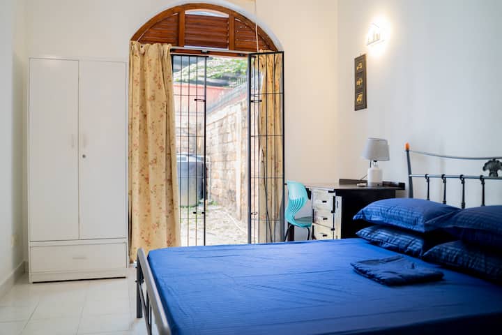 The CMB House - Garden Room - Houses for Rent in Colombo, Western ...