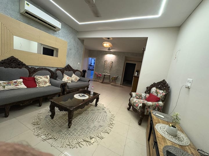 4bhk In Gurgaon| Corporate|family & Group Stay - Gurugram