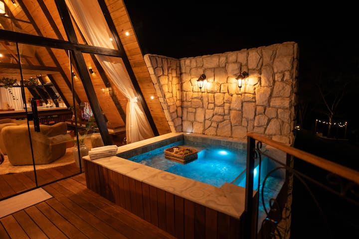 Luxury Lakefront Spa Cabin