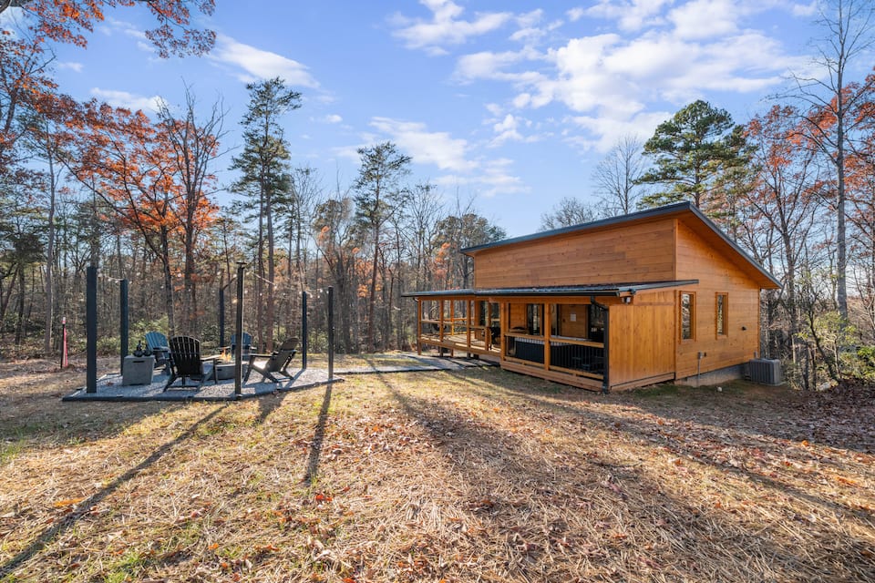 A new one-bedroom cabin near the Smokies, Sevierville, Tennessee, United States, photo 10 of 10