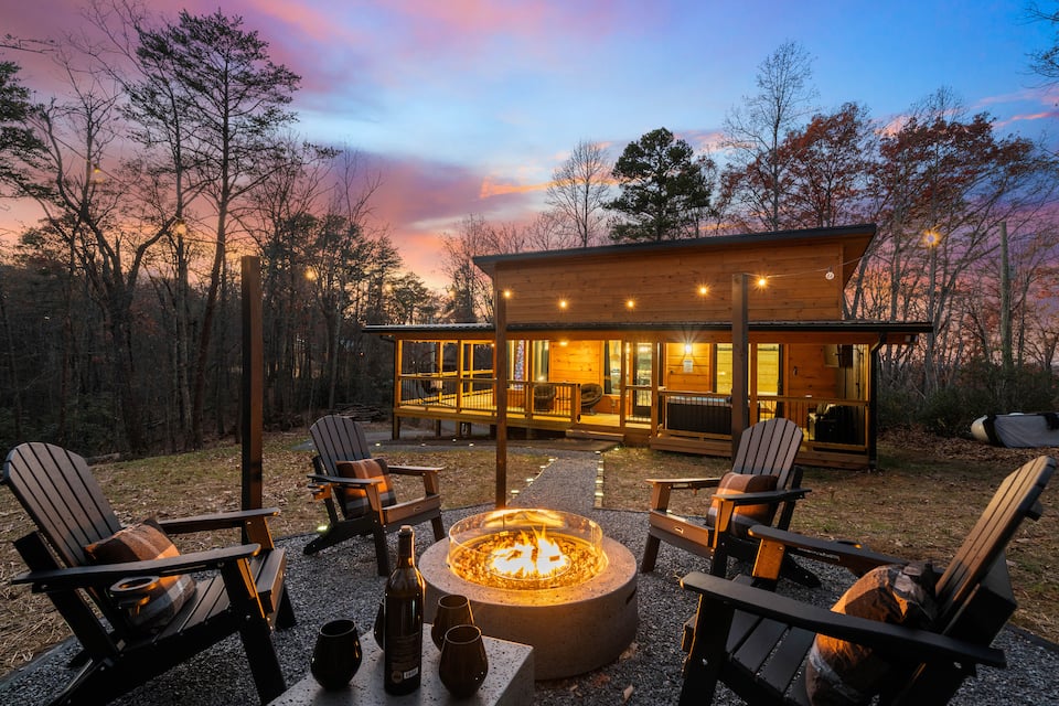 A new one-bedroom cabin near the Smokies, Sevierville, Tennessee, United States, photo 8 of 10