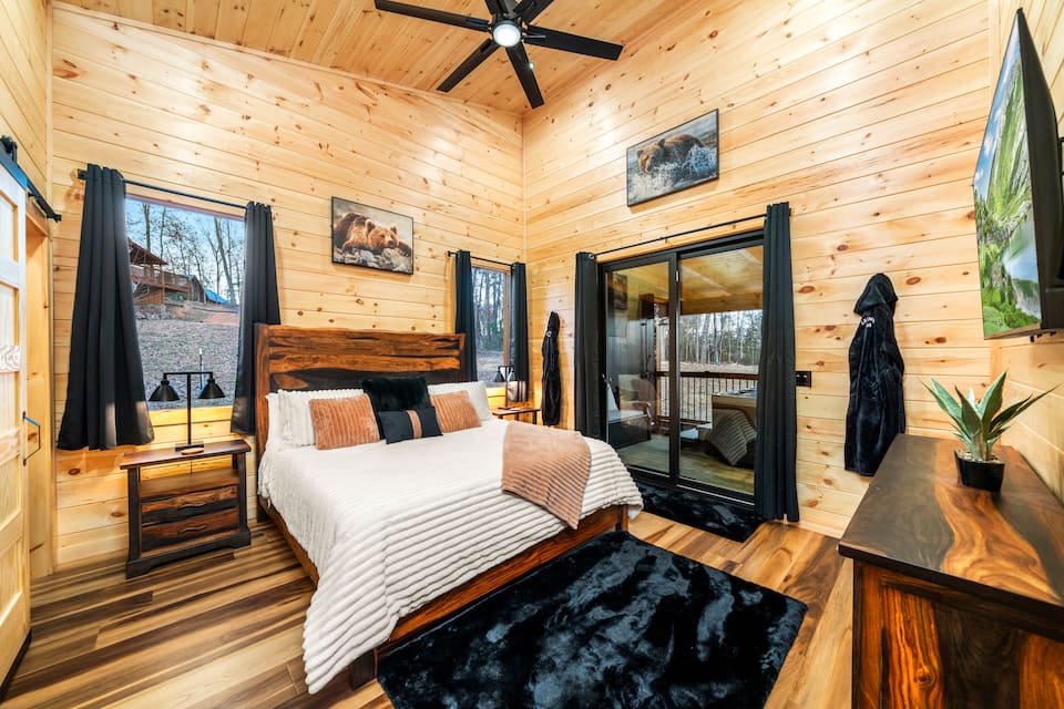 A new one-bedroom cabin near the Smokies, Sevierville, Tennessee, United States, photo 4 of 10