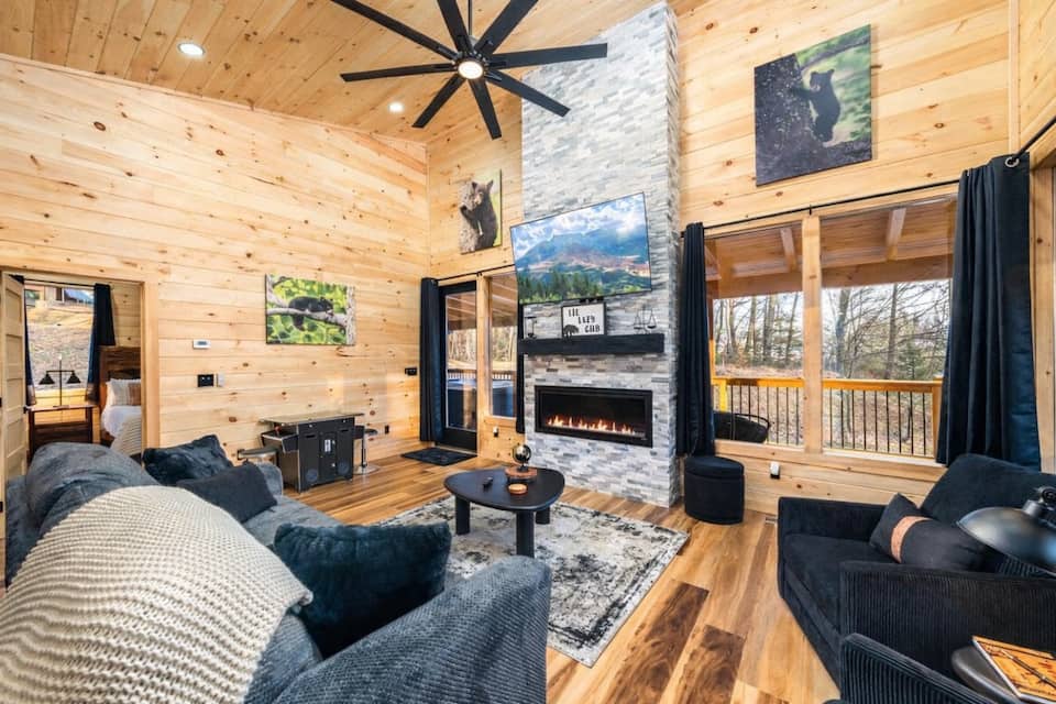 A new one-bedroom cabin near the Smokies, Sevierville, Tennessee, United States, photo 5 of 10