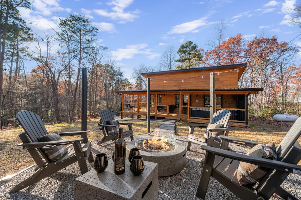 A new one-bedroom cabin near the Smokies, Sevierville, Tennessee, United States, photo 6 of 10
