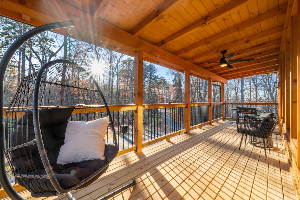 A new one-bedroom cabin near the Smokies, Sevierville, Tennessee, United States, photo 7 of 10