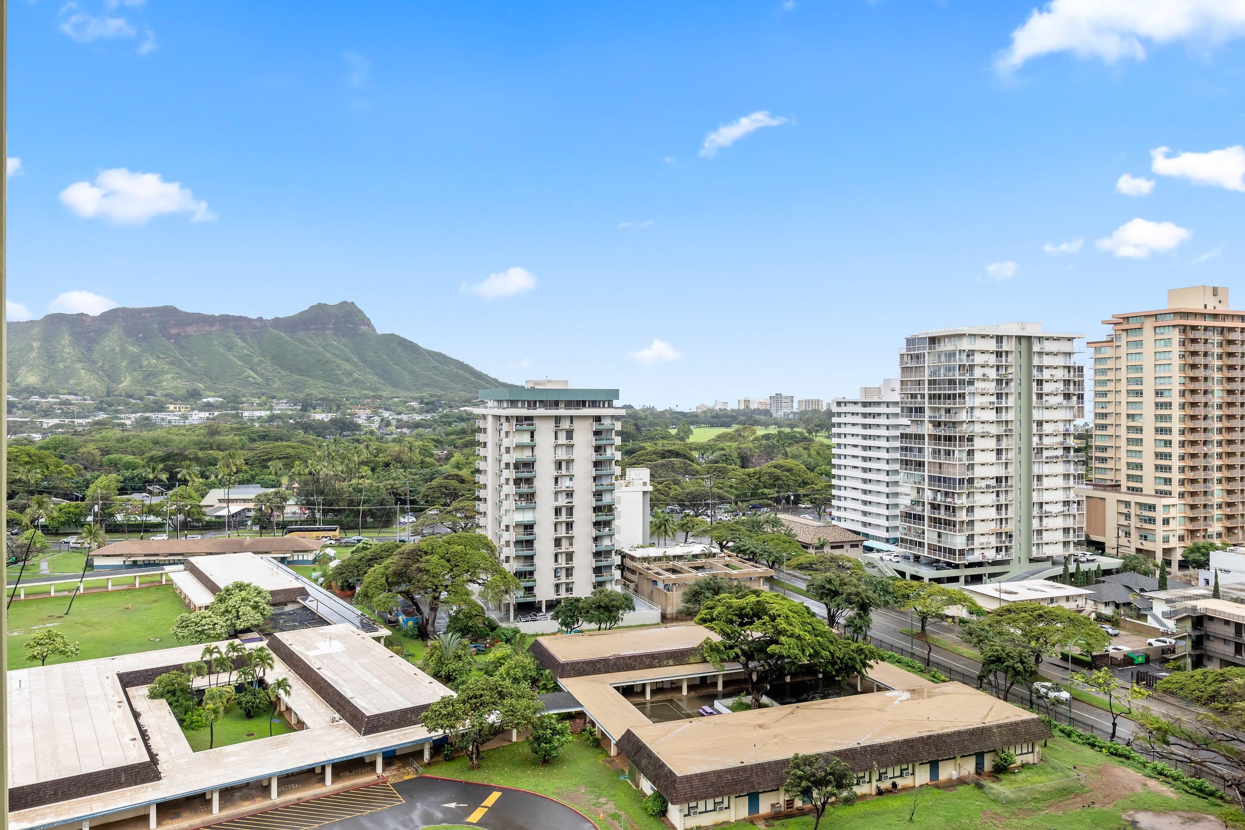 15F-Beautiful Escape-1BR Condo-w/Parking|Pool|Gym - Image 53