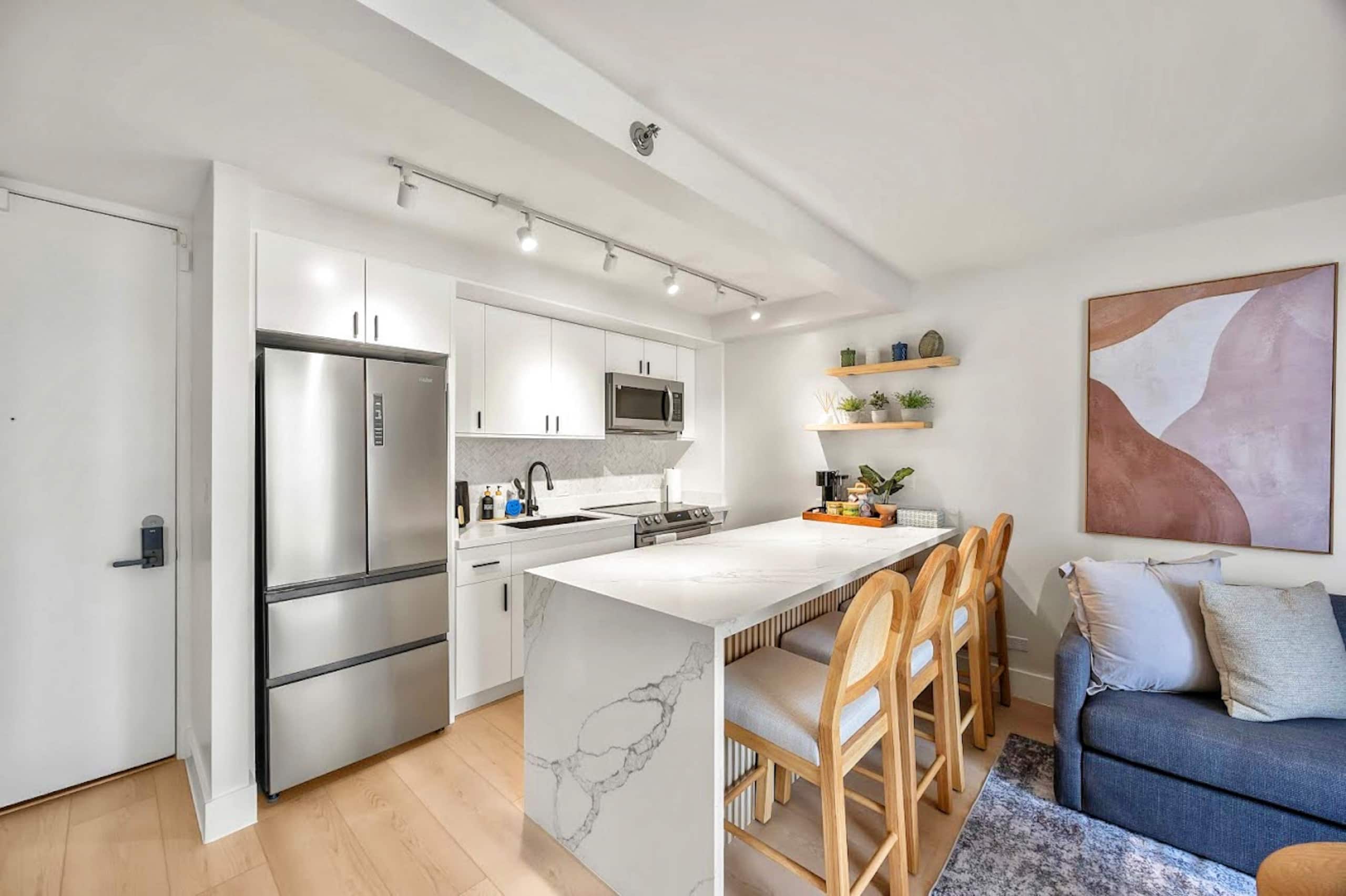 15F-Beautiful Escape-1BR Condo-w/Parking|Pool|Gym - Image 21