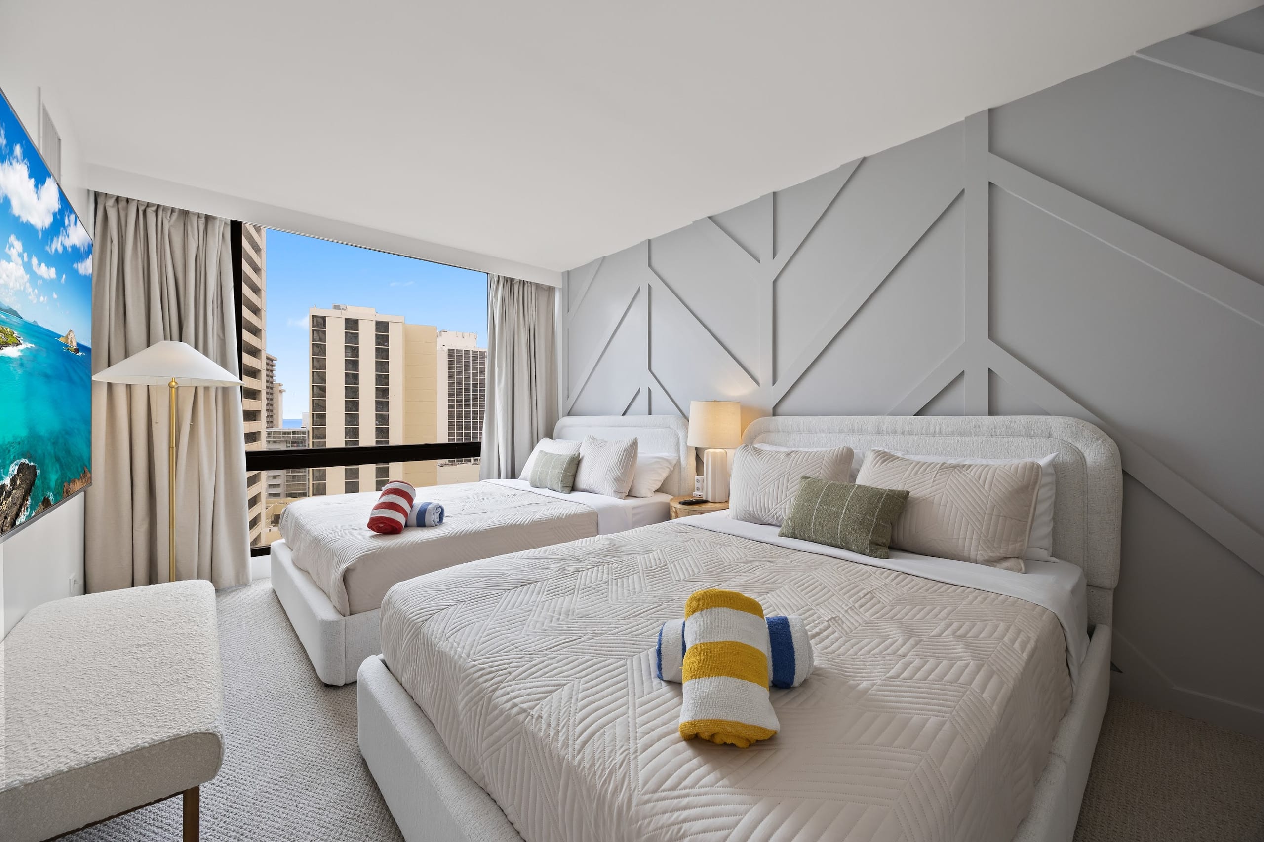 15F-Beautiful Escape-1BR Condo-w/Parking|Pool|Gym - Image 1