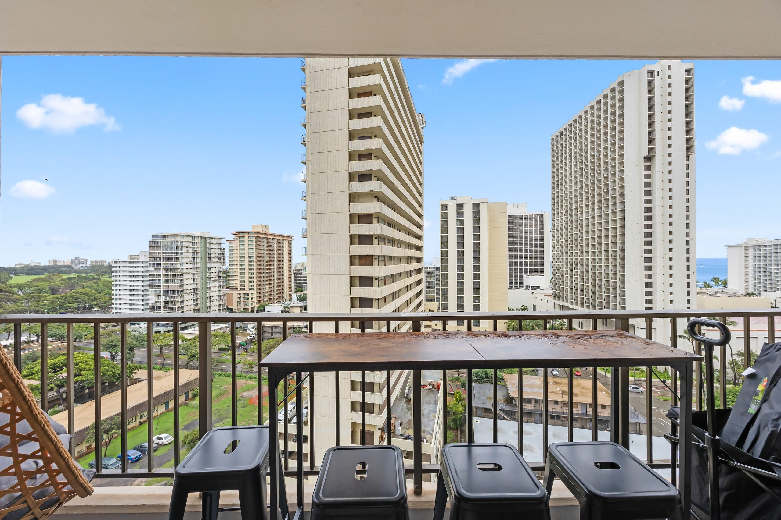 15F-Beautiful Escape-1BR Condo-w/Parking|Pool|Gym - Image 49