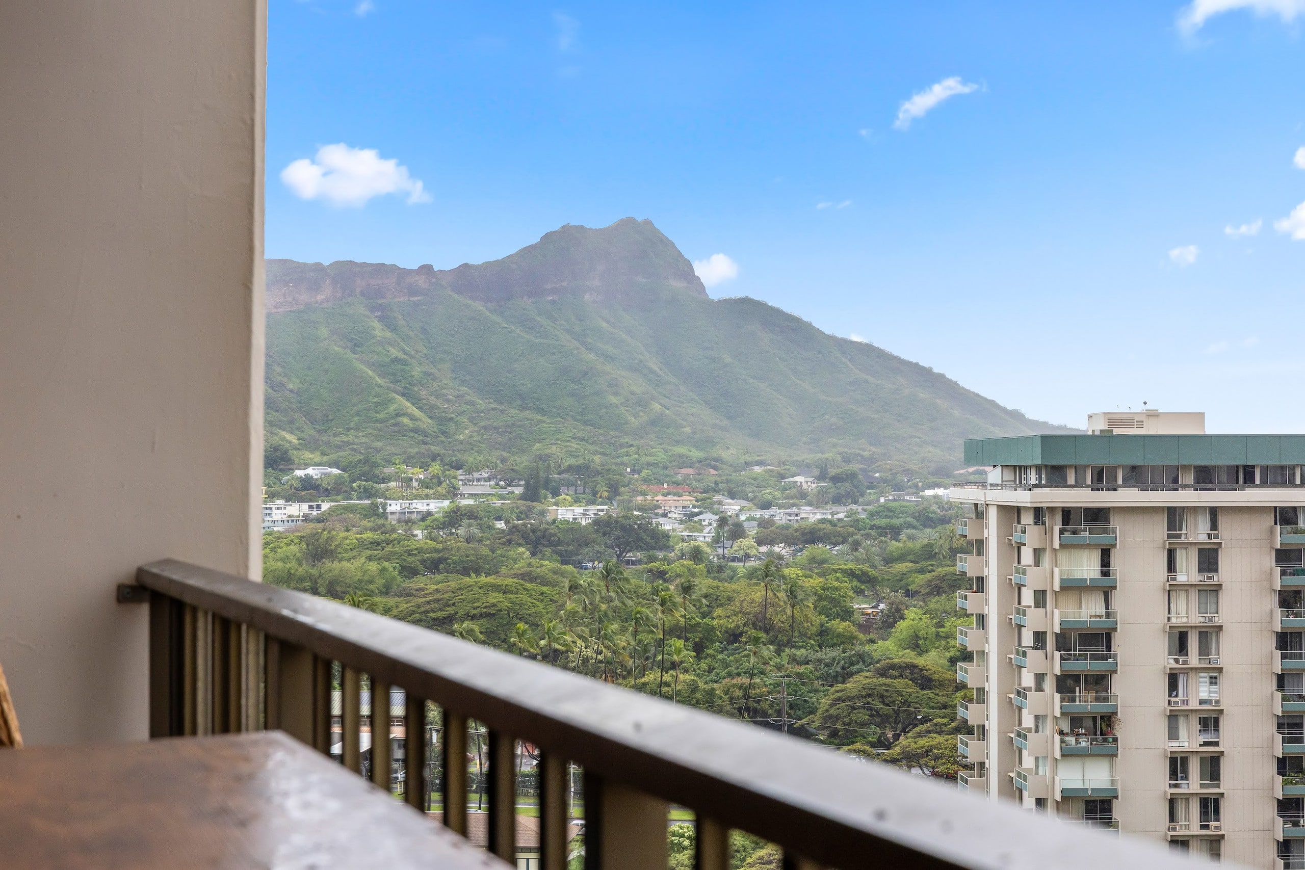 15F-Beautiful Escape-1BR Condo-w/Parking|Pool|Gym - Image 56