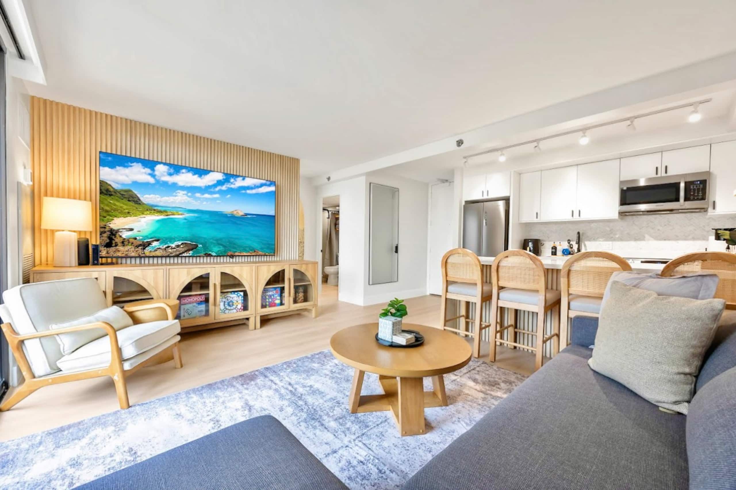 15F-Beautiful Escape-1BR Condo-w/Parking|Pool|Gym - Image 2