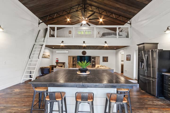 Soldier’s Creek Barndo Retreat | Pool, Boat Launch - Perdido Key Beach, FL