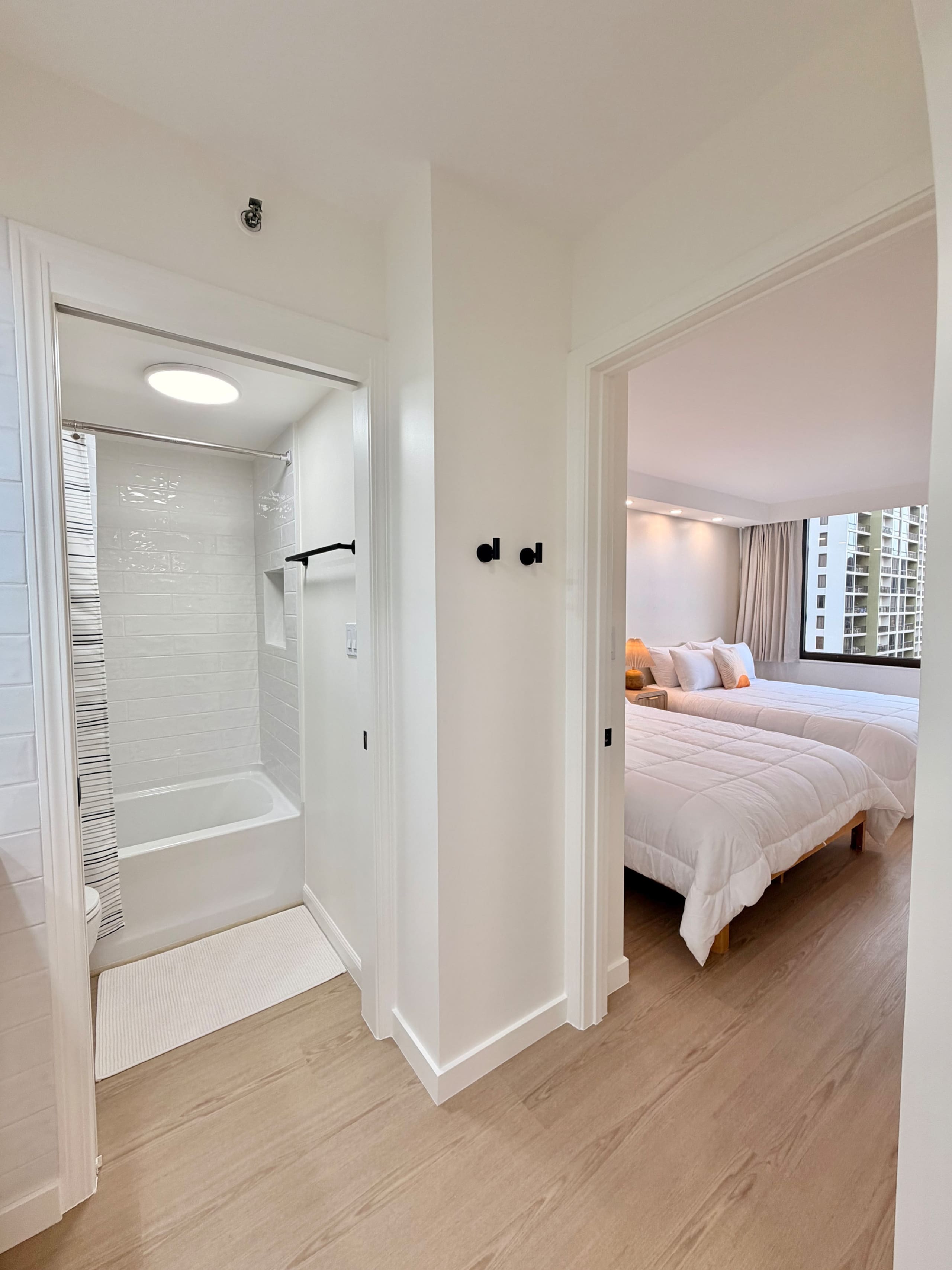 Waikiki Banyan DH & Ocean View #8 | Free Parking - Image 21