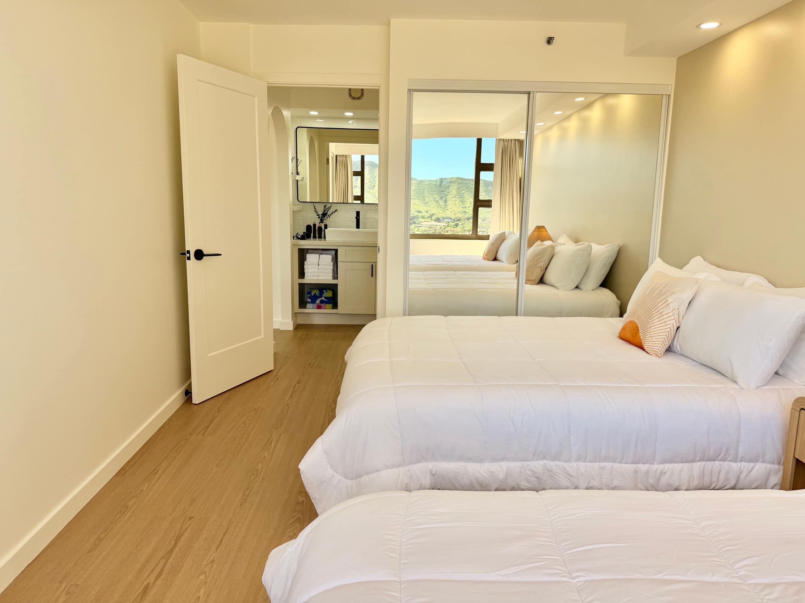 Waikiki Banyan DH & Ocean View #8 | Free Parking - Image 25