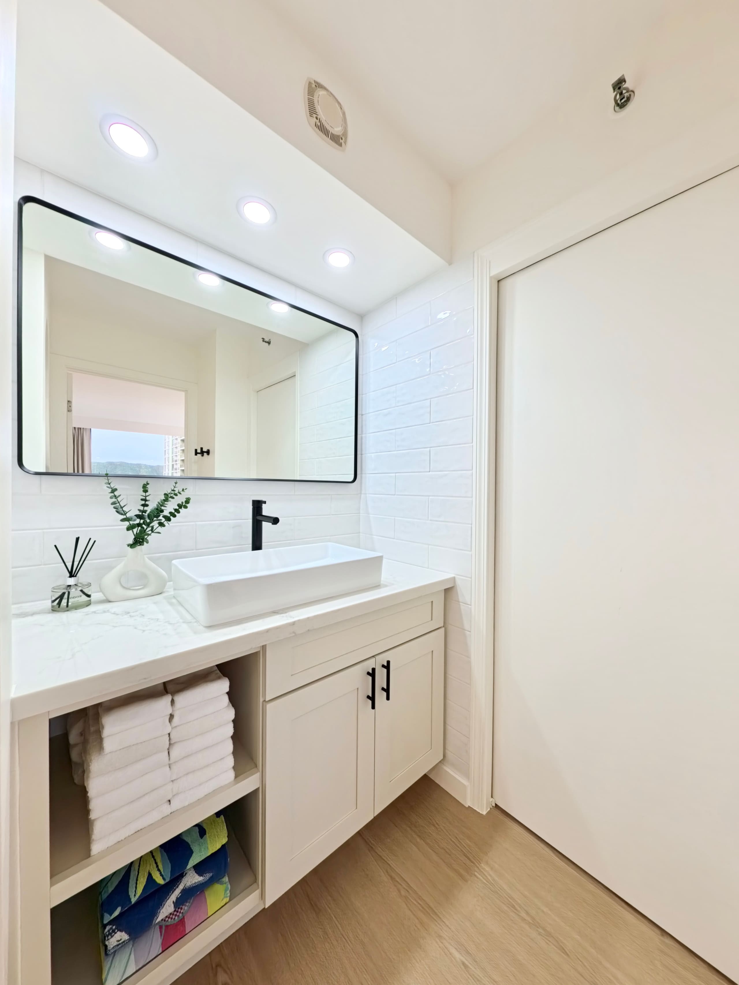 Waikiki Banyan DH & Ocean View #8 | Free Parking - Image 29