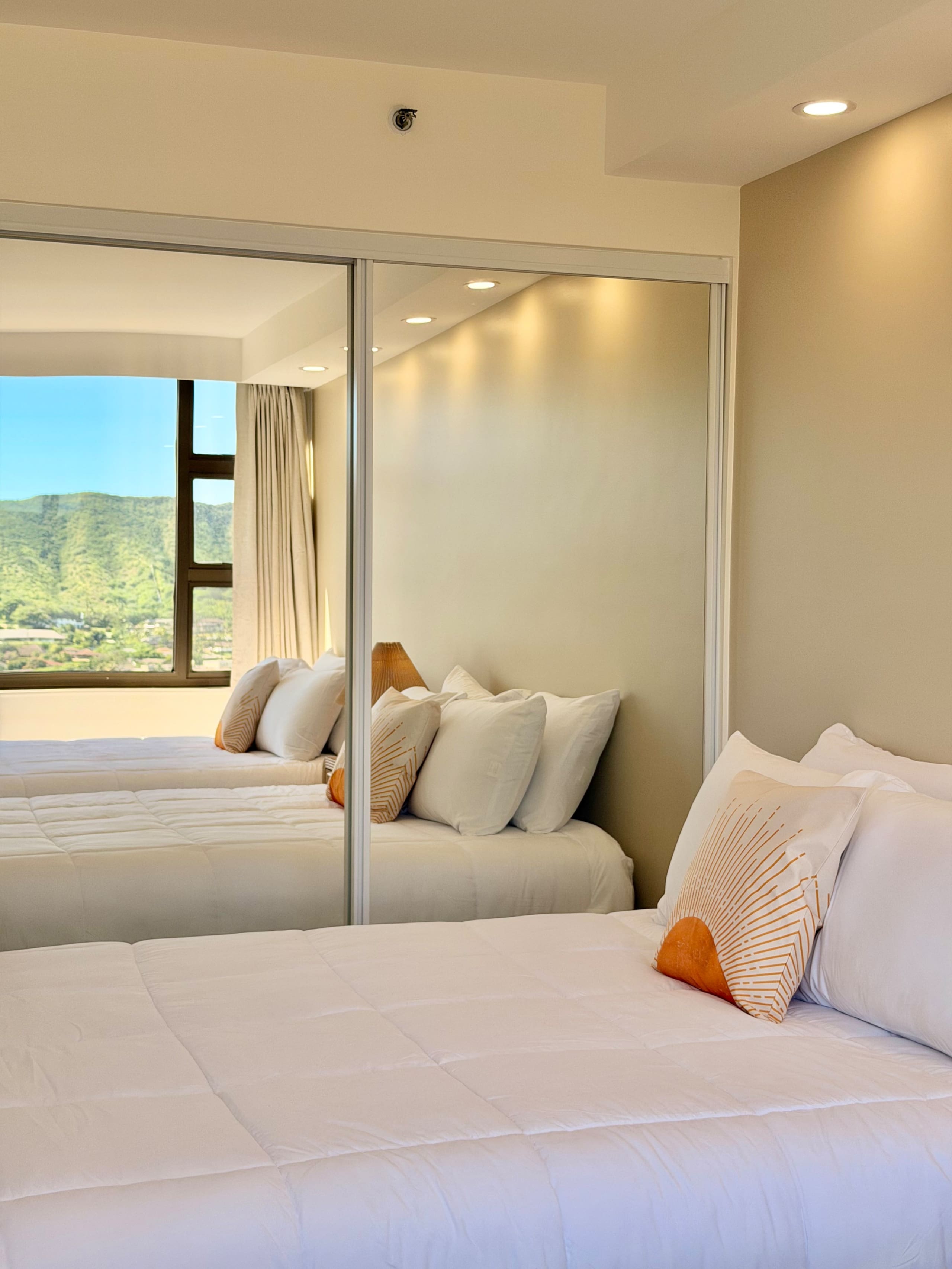 Waikiki Banyan DH & Ocean View #8 | Free Parking - Image 19