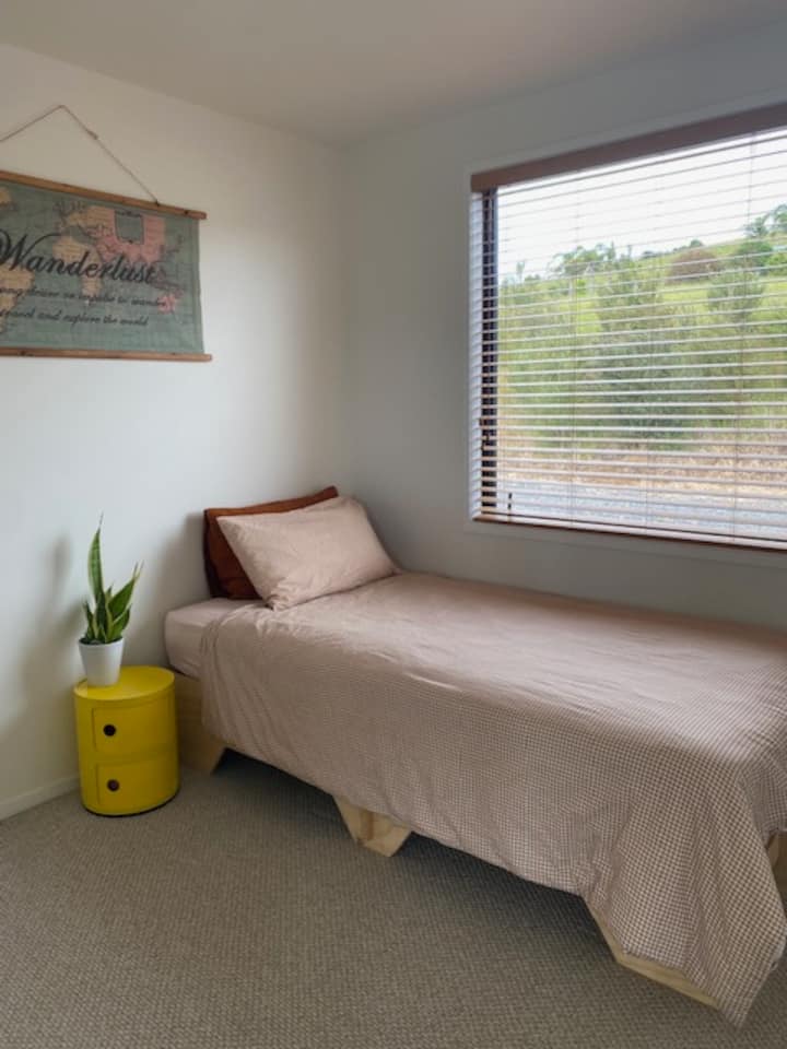 1 veľká manželská posteľ