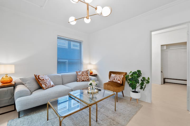 Cute One Bedroom Apartment - West End - North Vancouver