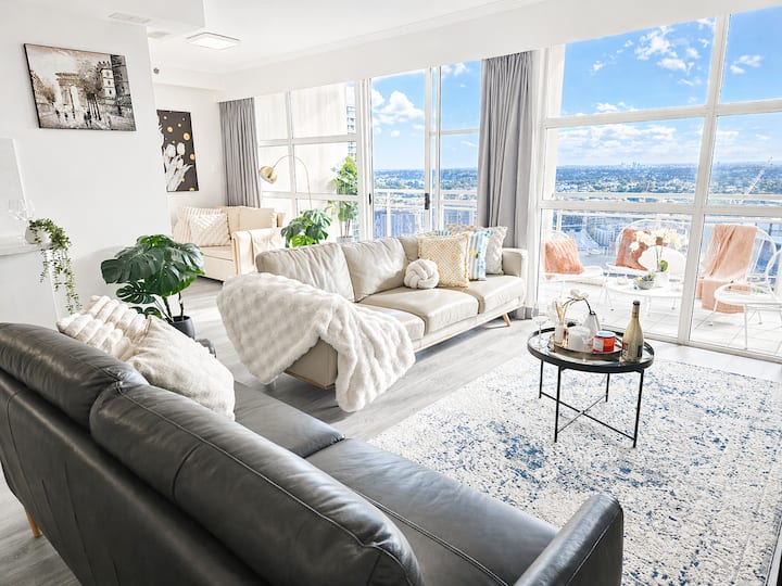 Lvl 32 Sub-penthouse With Harbour Views - Surry Hills