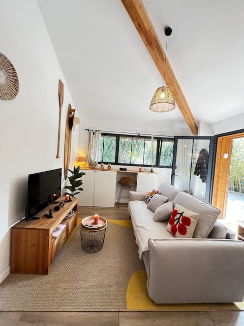 Popular Airbnb listing: Cap Ferret getaway & pool – unspoiled in Lège Cap Ferret