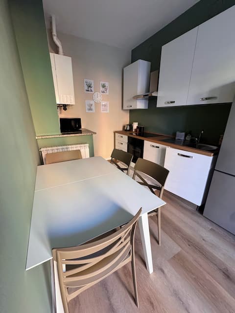 Proprietà Airbnb di successo: Elegant apartment with parking a Novara