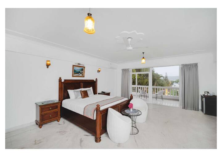 Bedroom 1 image 2