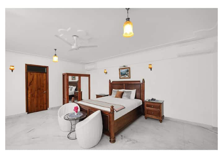 Bedroom 2 image 1