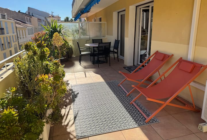 T2 Lumineux - Grande Terrasse - Centre De Hyères - Hyères