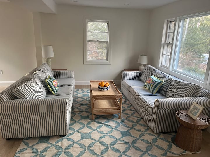 Fully Renovated Beach House 1 Mile From Town - Kennebunkport, ME