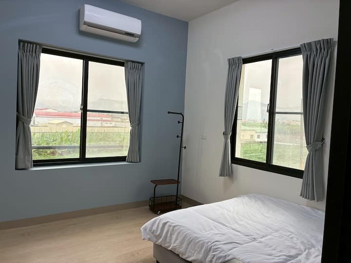 חדר זוגי בקומה השנייה