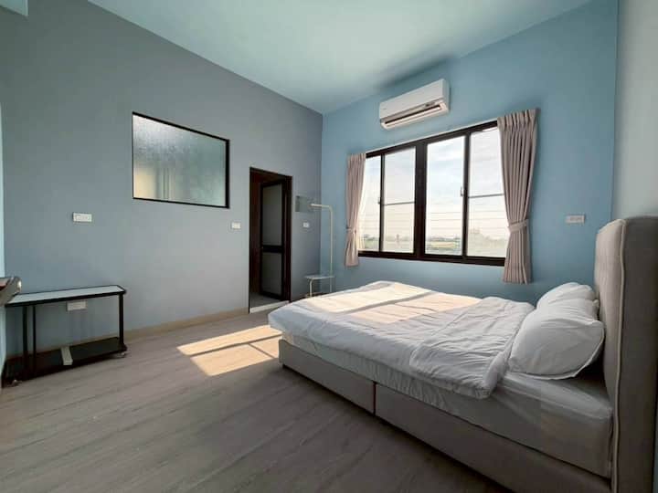 סוויטה זוגית גדולה בקומה השנייה