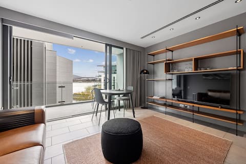 Top Airbnb: Cosy studio on the foreshore with secure parking in Kingston