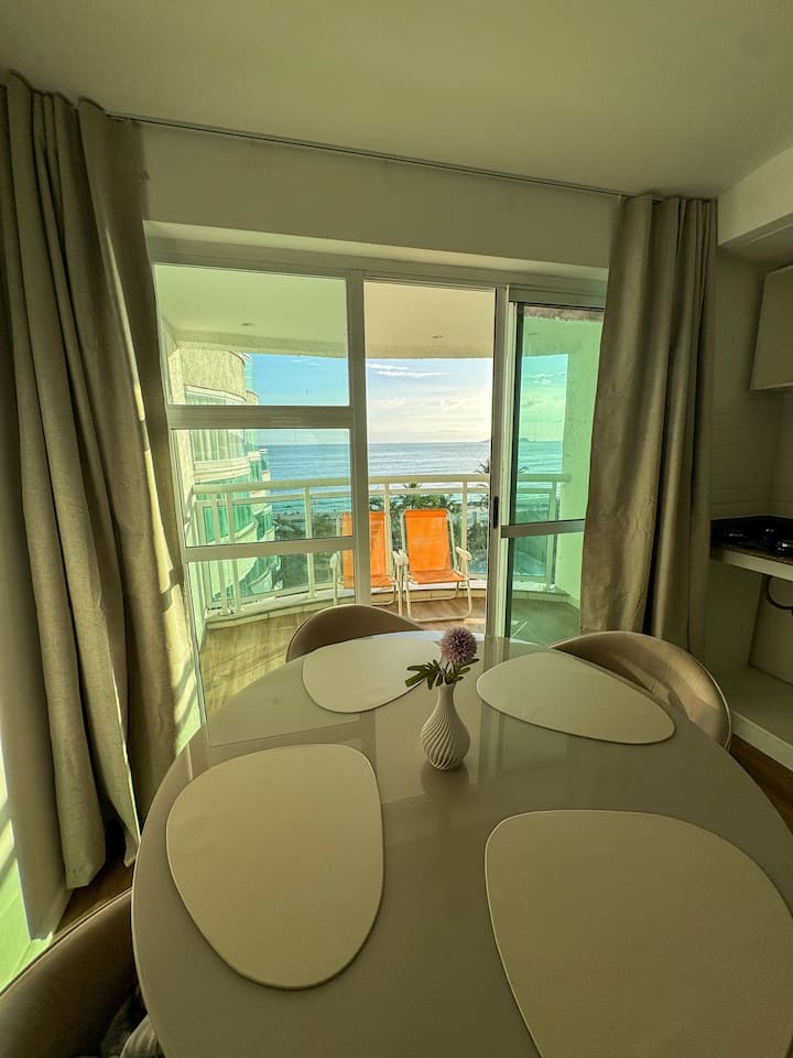 Apartamento Beira-mar | Recém Reformado | Moderno - Recreio dos Bandeirantes