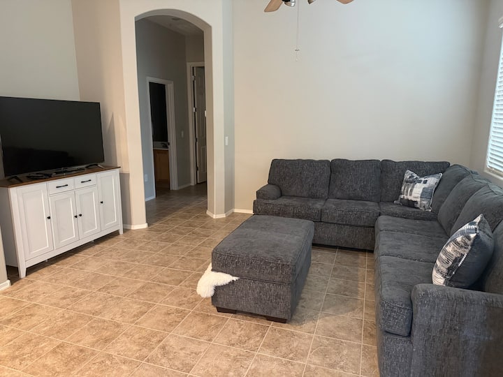 Resort-living Townhouse With Gym & Pool Access - Surprise, AZ