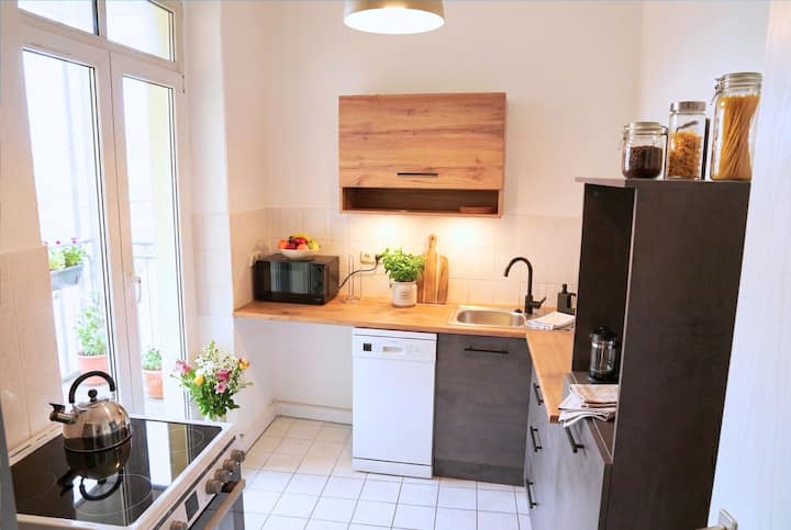 Große Wohnung Mit 3 Schlafzimmern, Wlan, Smart Tv - Barleben