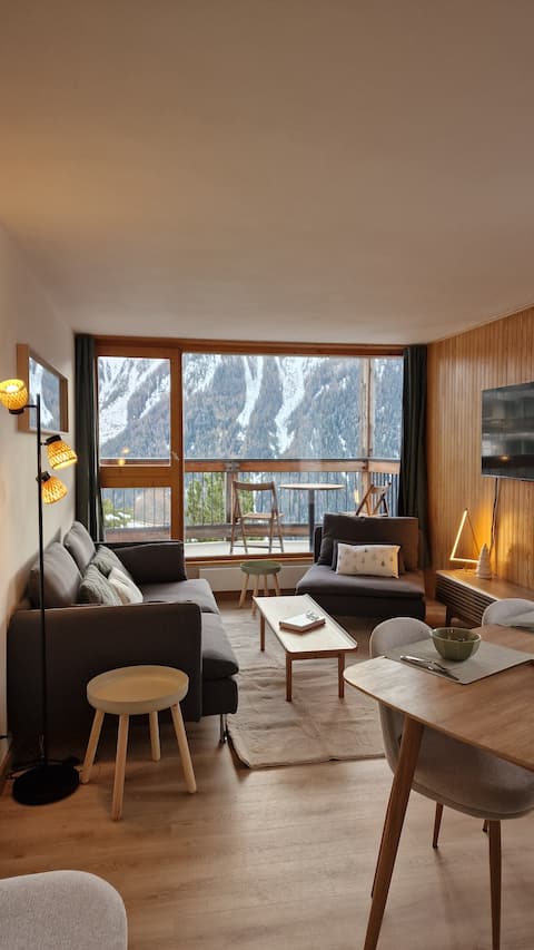 Annonce Airbnb populaire: Bright apartment with mountain views à Peisey Nancroix