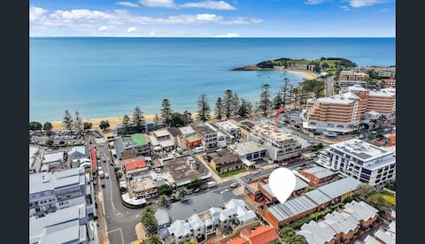 Top Airbnb: Townhouse in the heart of Terrigal Beach! in Terrigal