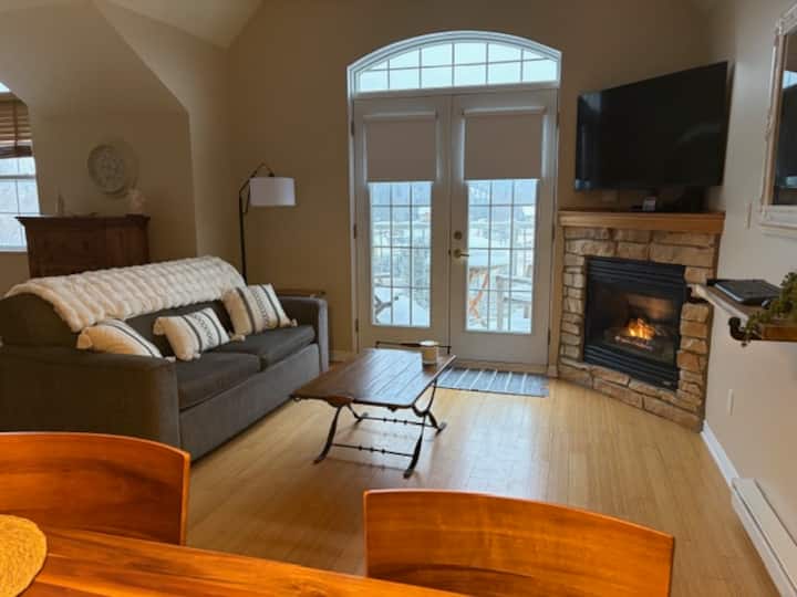 Serenity Retreat - Avila Mountain View & Fireplace - Saint-Sauveur