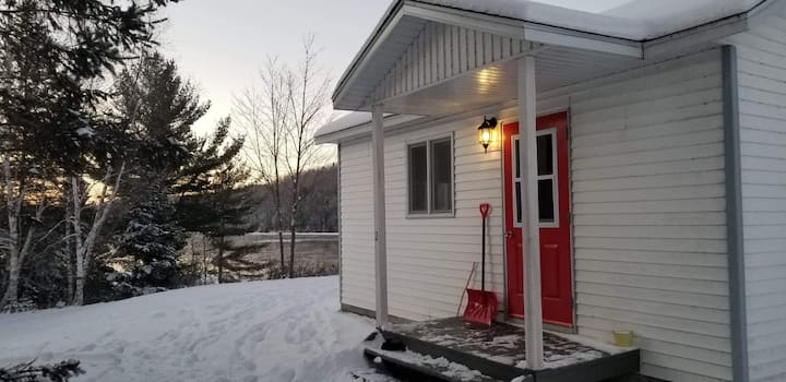 Mini Chalet Au Bord De La Rivière Du Saint-maurice - La Tuque
