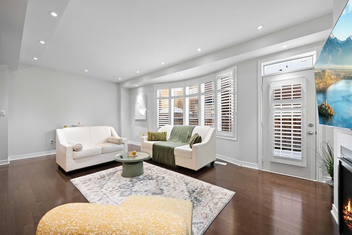 Stunning 4br Haven~foosball • Serene Family Oasis - Caledon