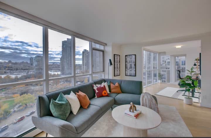 Luxury Waterfront Suite - Vancouver