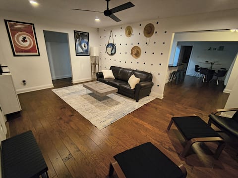 Top performing Airbnb: Mila's Spot in the City - Houston Heights in Greater Heights