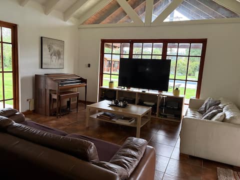 Popular Airbnb listing: Cozy Chilean-style house in Maipo